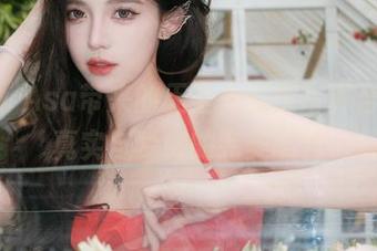 Tiny Asa带来的无圣光美腿写真合集，真实与梦幻的完美融合